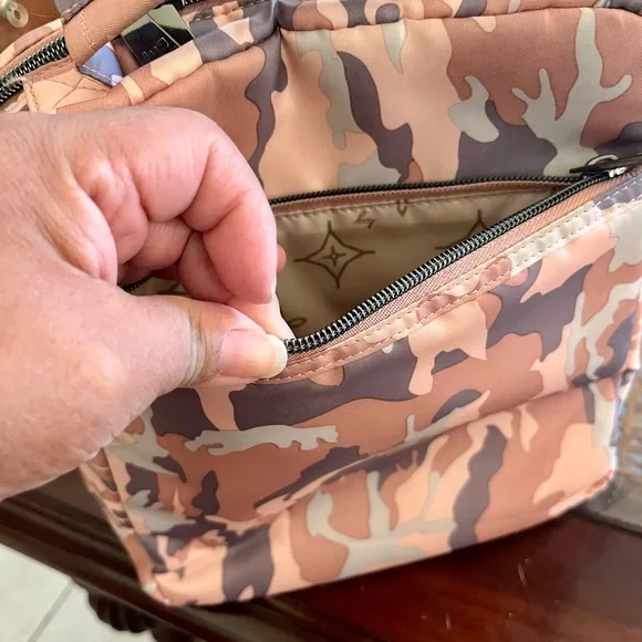 Lug Ranger Pink Camo purse - Picture 11 of 13
